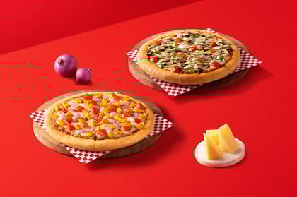 Super Value Deal : 2 Medium Veg Pizzas Starting At Rs 649 (Save Upto 41%).