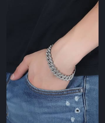 Thrillz Silver Bracelet ( Pack of 1 )