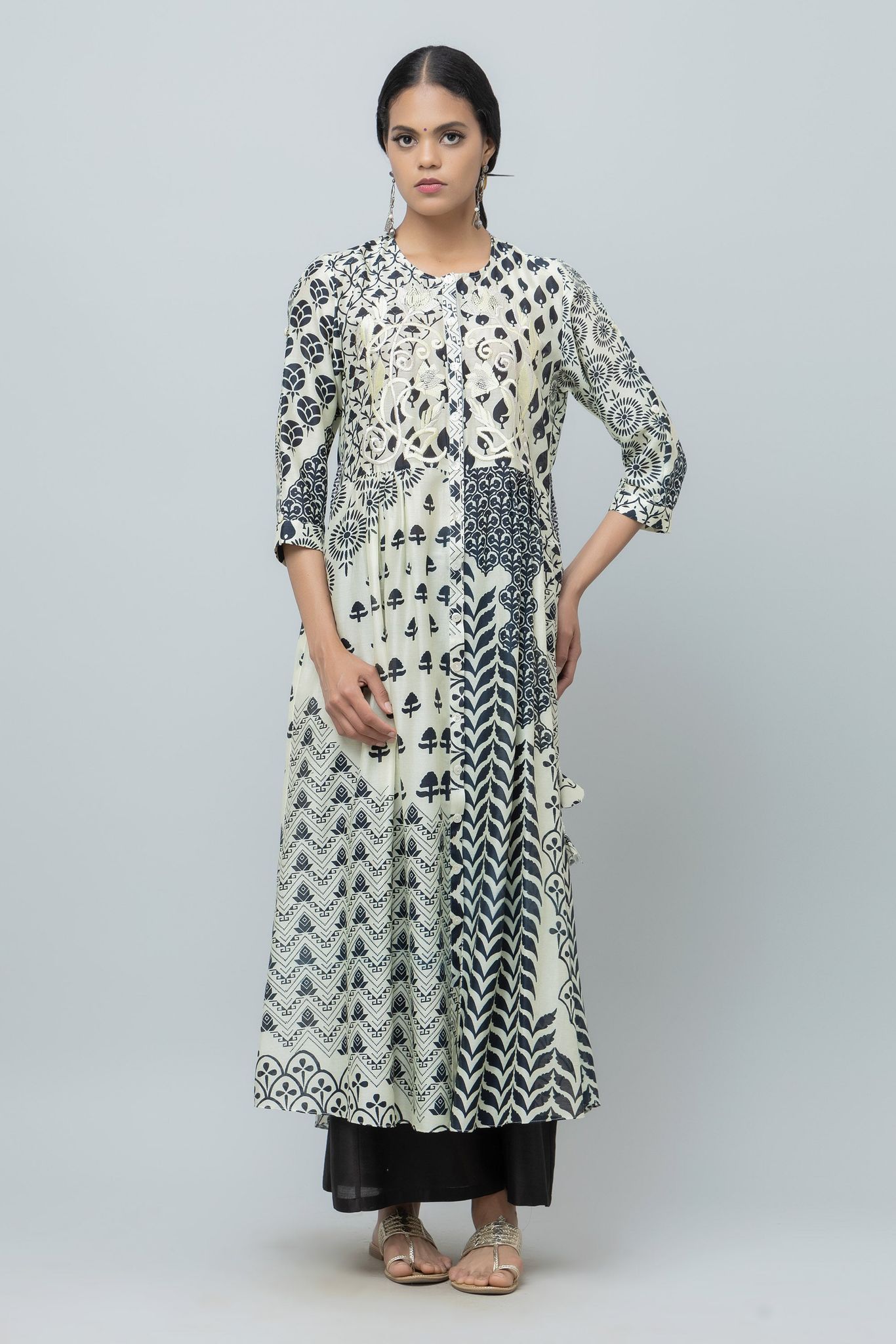 MANTHAN - BLACK-XS