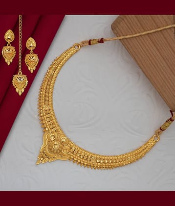 LUV FASHION Golden Pendant set ( Pack of 1 )