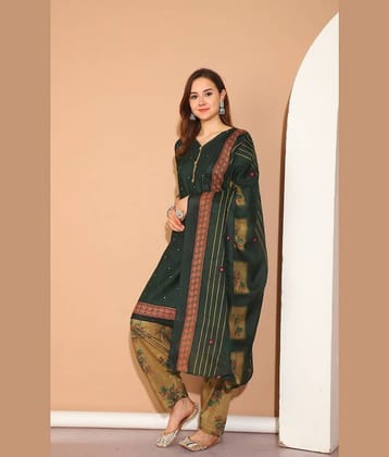 Rajnandini Women Cotton Blend Printed Straight Kurti With Patiala Salwar ( Green )