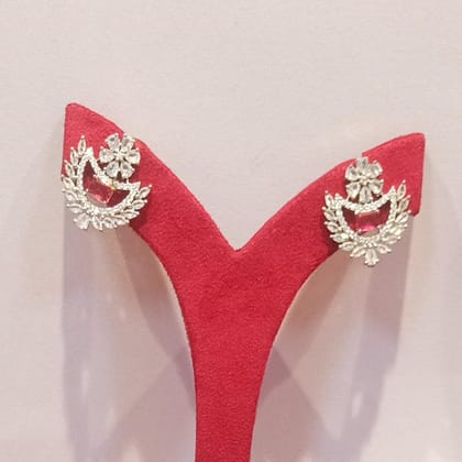EARING AD