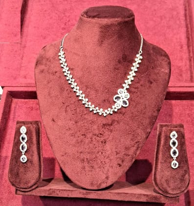 NECKLACE AD