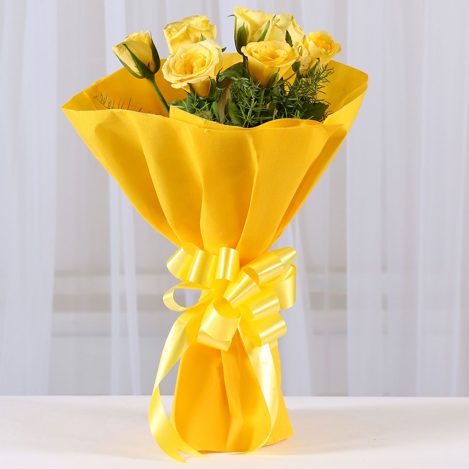 Enticing 8 Yellow Roses Bouquets