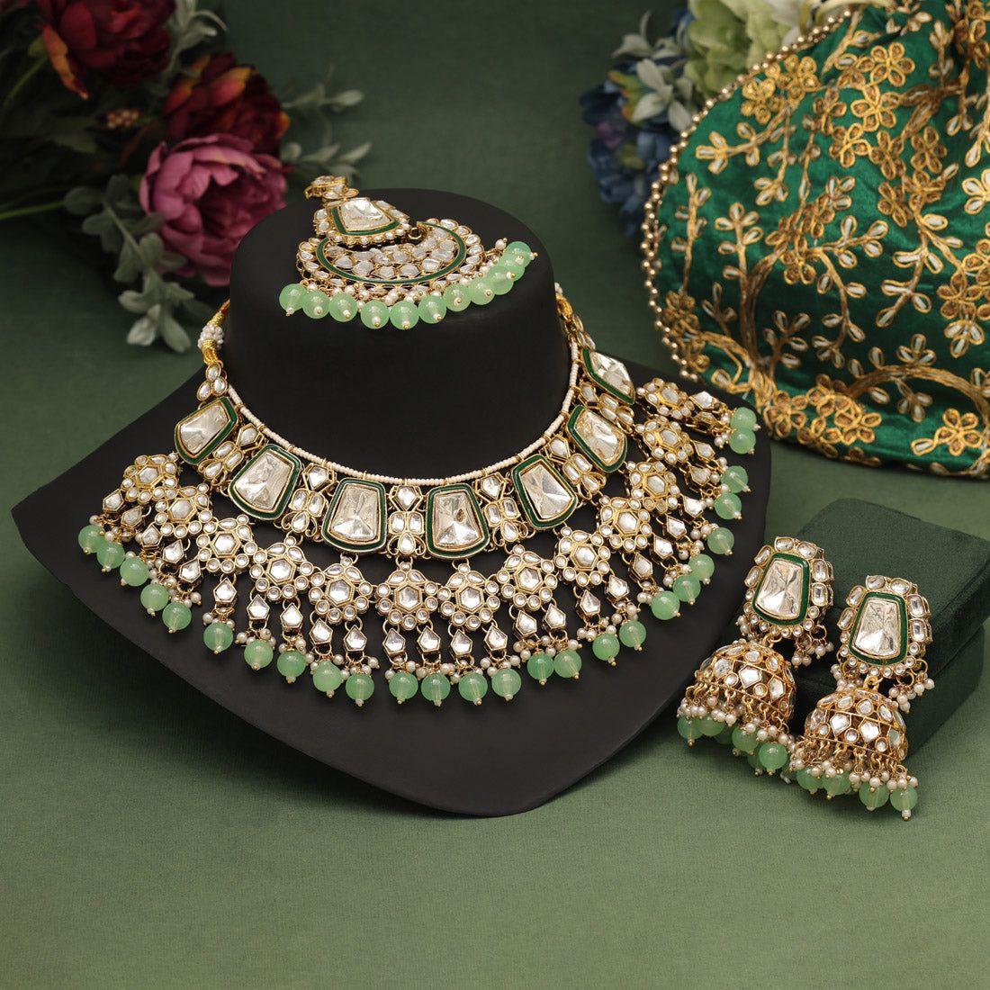 Parrot Green Color Kundan Necklace Set-Necklace Length: 20.00 CM x Width: 6.00 CM / Parrot Green / Alloy With Good Quality Gold Plated