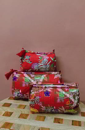Set of 3 cosmetic bag/pouches with waterproof lining