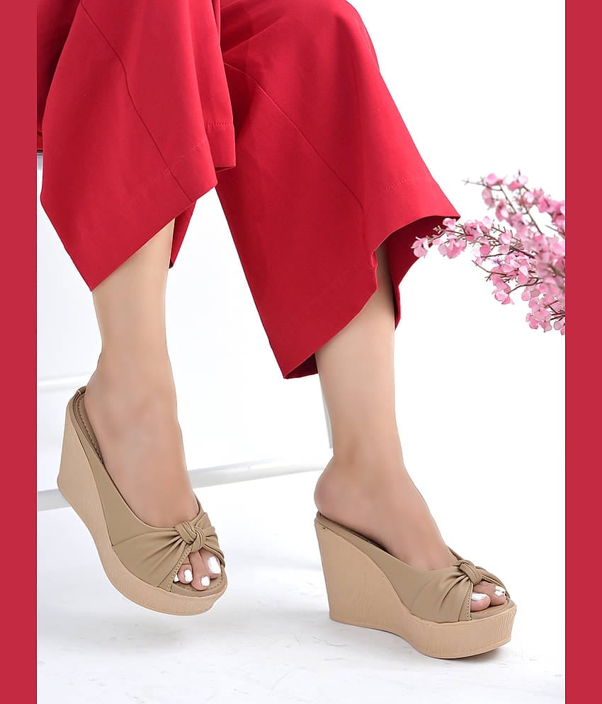 Shoetopia Beige Women's Sandal Heels