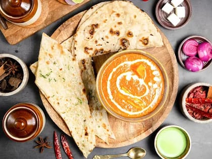 Dilliwala Paneer Makhani Combo [Serves 1]