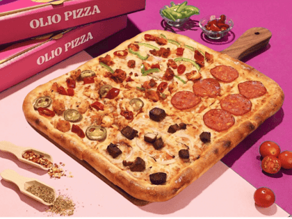 Royal 4in1 Non Veg Pizza