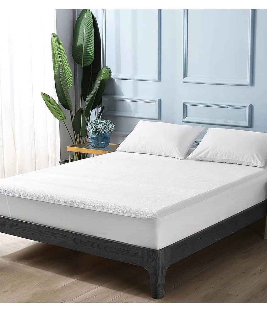 DIVINE CASA White Cotton Mattress Cover