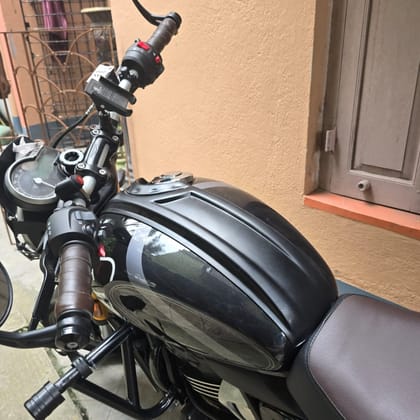 TankTie for Triumph Speed 400 / Scrambler 400X