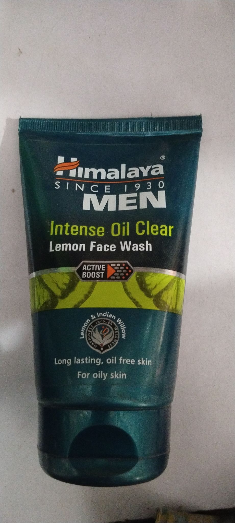 Himalaya Men Intense oil clear Lemon face wash 