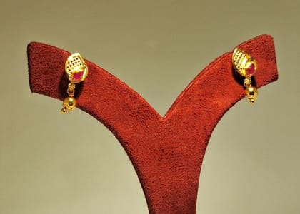 EARING GP