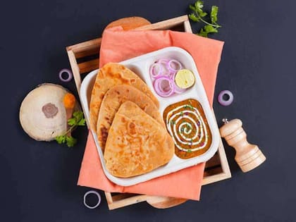 Dal Makhani & Paratha Lunchbox