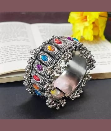 Samridhi DC Silver Bangle ( Pack of 1 )