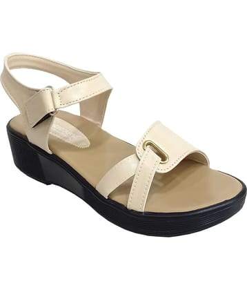 Racecourse - Beige Women's Sandal Heels