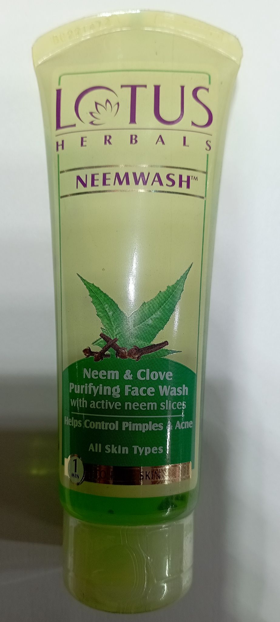 Lotus herbals neemwash face wash 80 ml