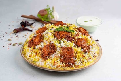 Lucknowi Butter chicken biryani - Serves 1 Lucknowi Butter chicken biryani - Serves 1
