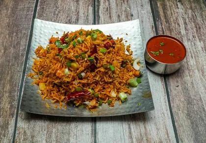 Schezwan Veg Fried Rice [Serves 2]