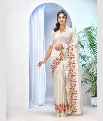 Desh Bidesh Cotton Silk Embroidered Saree With Unstitched Blouse Piece ( White )