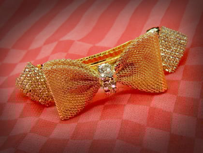 Gold-Toned Bow Shape French Clip/Barrette