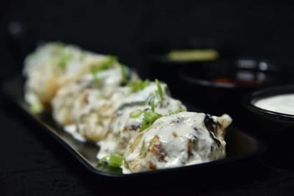 Afghani Veg Momos - 8 Pcs