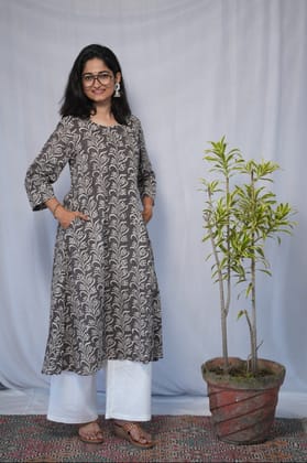 Rivaaj Ethnic Maya Bagru Cotton A-Line Kurta (Size M) | Grey Handblock Print with 3/4 Sleeves | Casual & Office Wear | Comfortable Fit Rivaaj Ethnic Maya Bagru Cotton A-Line Kurta (Size M) | Grey Handblock Print with 3/4 Sleeves | Casual & Office Wear | Comfortable Fit