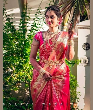 Rangtulika Ethnics Banarasi Silk Printed Saree With Unstitched Blouse Piece ( Red )