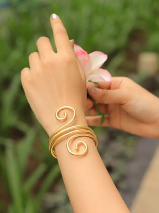 Scroll Handcrafted Adjustable Brass Bracelet (Anti Tarnish)