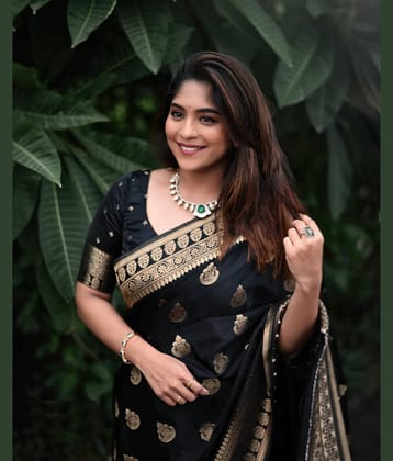 Aika Silk Embellished Saree With Unstitched Blouse Piece ( Black )