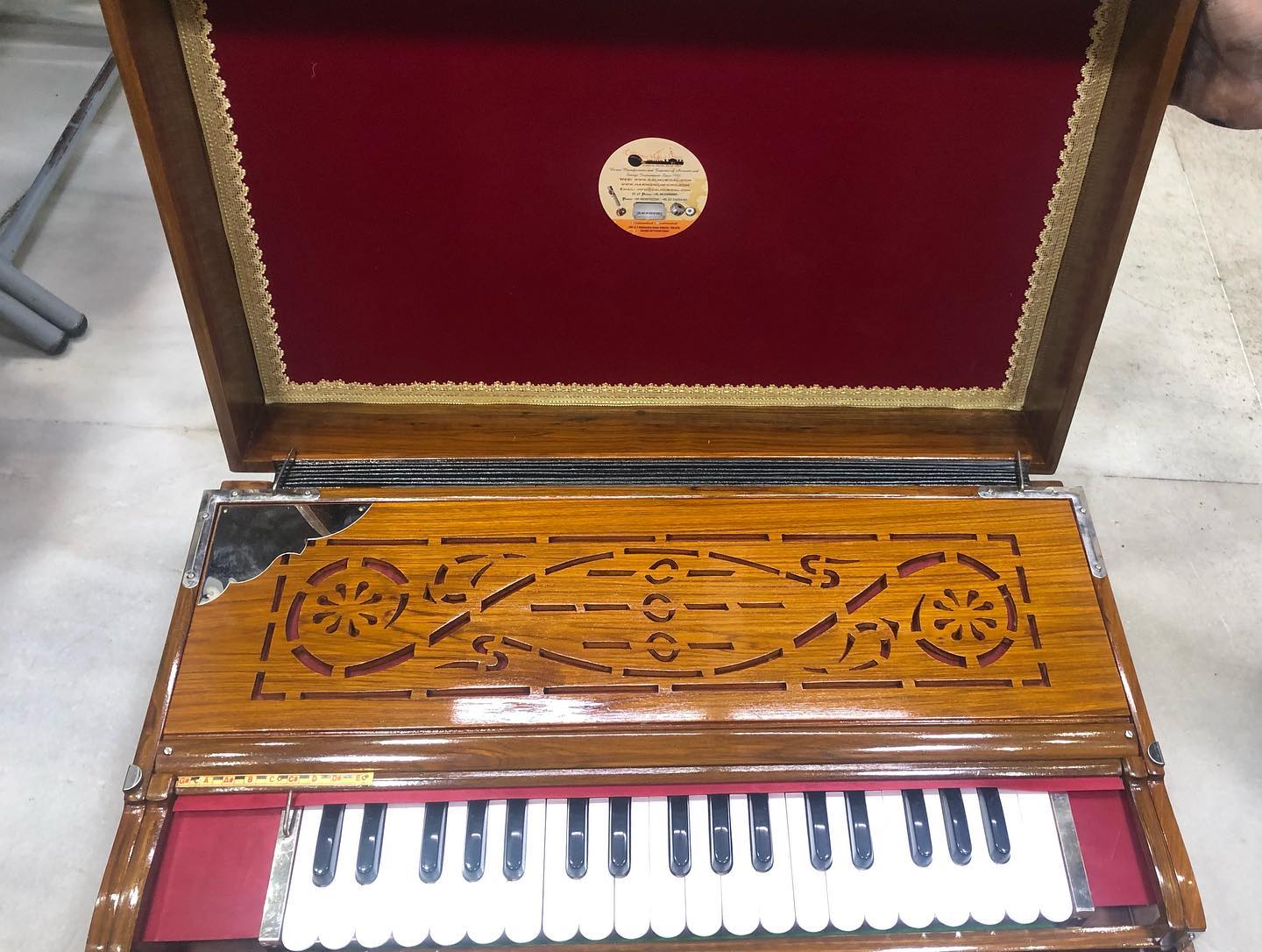 Bass Male Female Scale Changing Harmonium