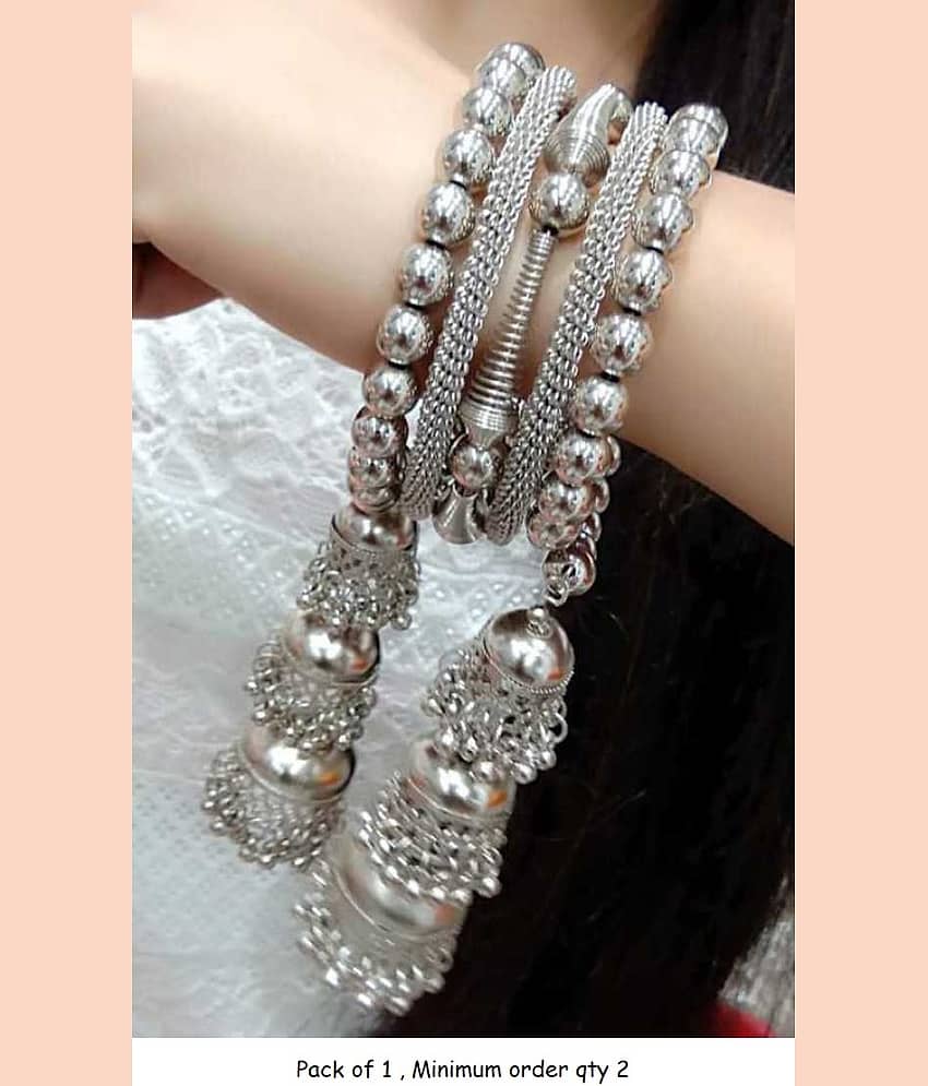 Samridhi DC Silver Bangle ( Pack of 1 )