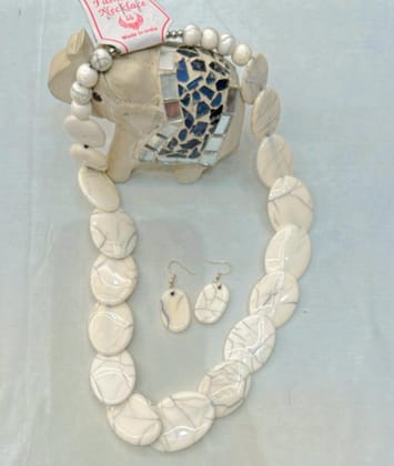 RNK White Oval Shape Beads Necklace Set