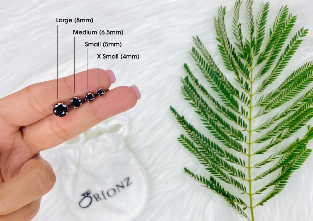 Black Round Solitaire Men's Ear Stud (1 Pc Only)