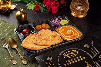 Royal Paneer Lababdar Thali