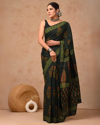 Blockprinted Pure Mul Cotton Effulgent Green Saree