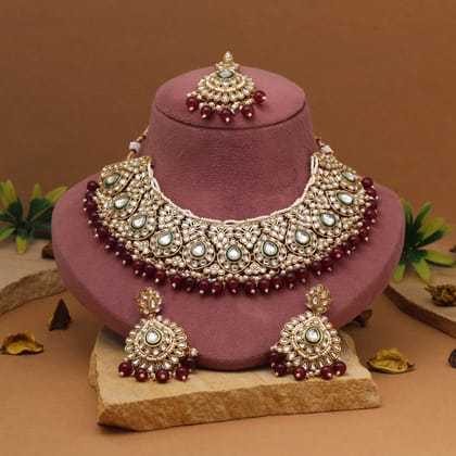 Deep Maroon Color Kundan Necklace Set-Necklace Length: 22.00 CM x Width: 5.00 CM / Maroon,Green / Alloy With Good Quality Gold Plated