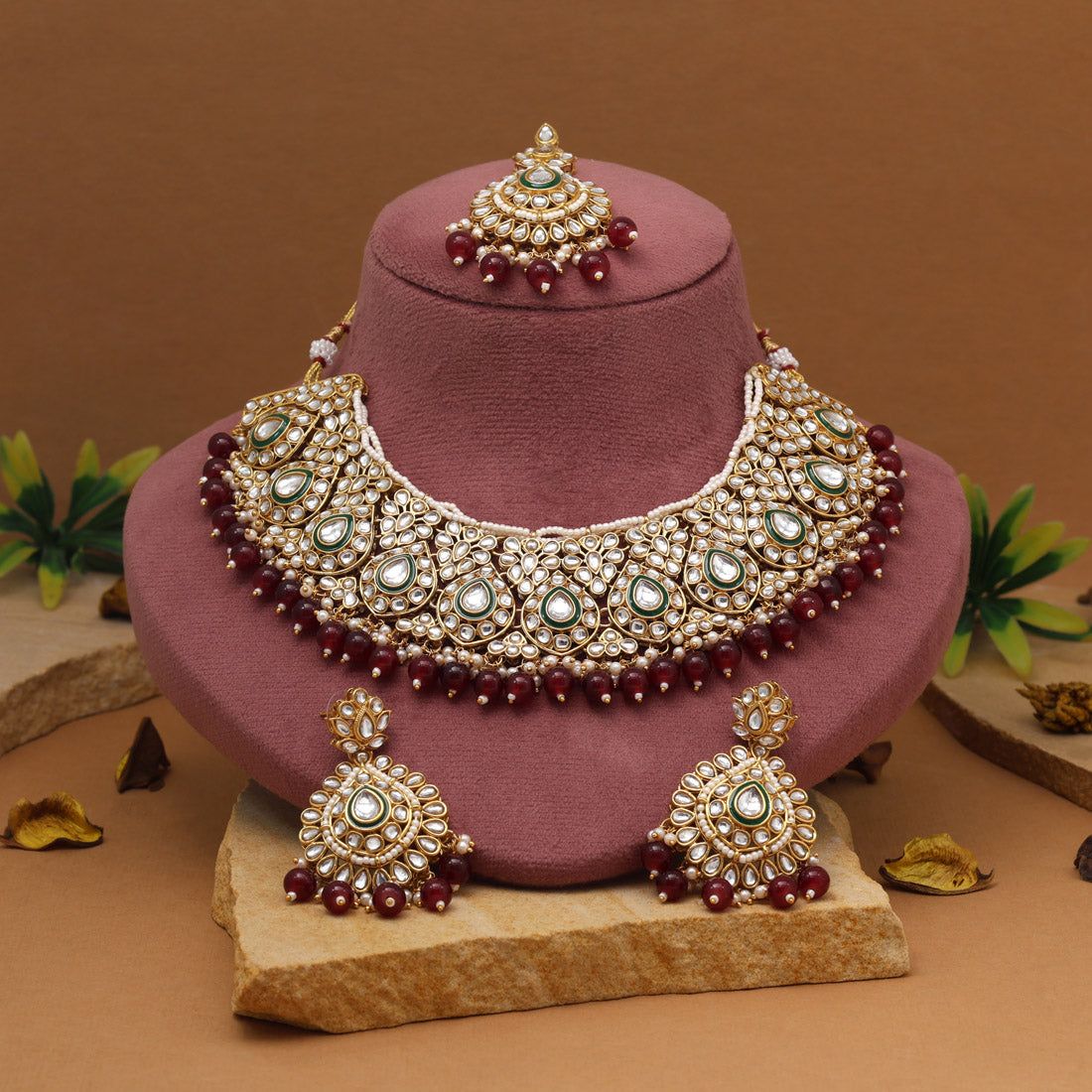 Deep Maroon Color Kundan Necklace Set-Necklace Length: 22.00 CM x Width: 5.00 CM / Maroon,Green / Alloy With Good Quality Gold Plated