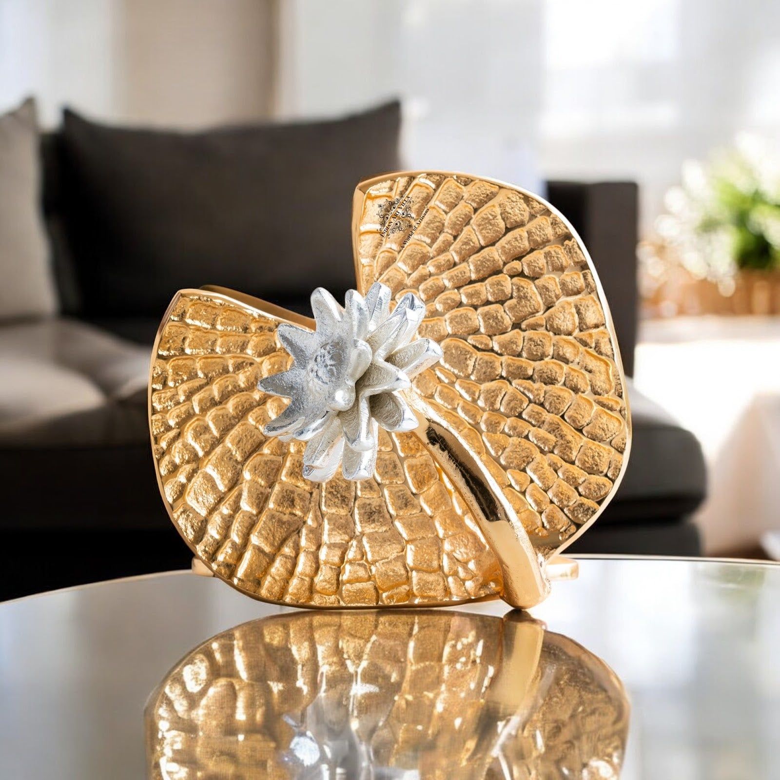 Indian Art Villa Brass Finish Lotus Flower Design Tissue/Napkin Holder – Stylish Table Accessory