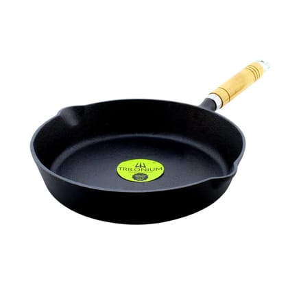 TRILONIUM Cast Iron Wooden Handle Skillet 26 cms | Pre-Seasoned with TilCrust™ | Weighs 2.4 Kgs | Induction Compatible
