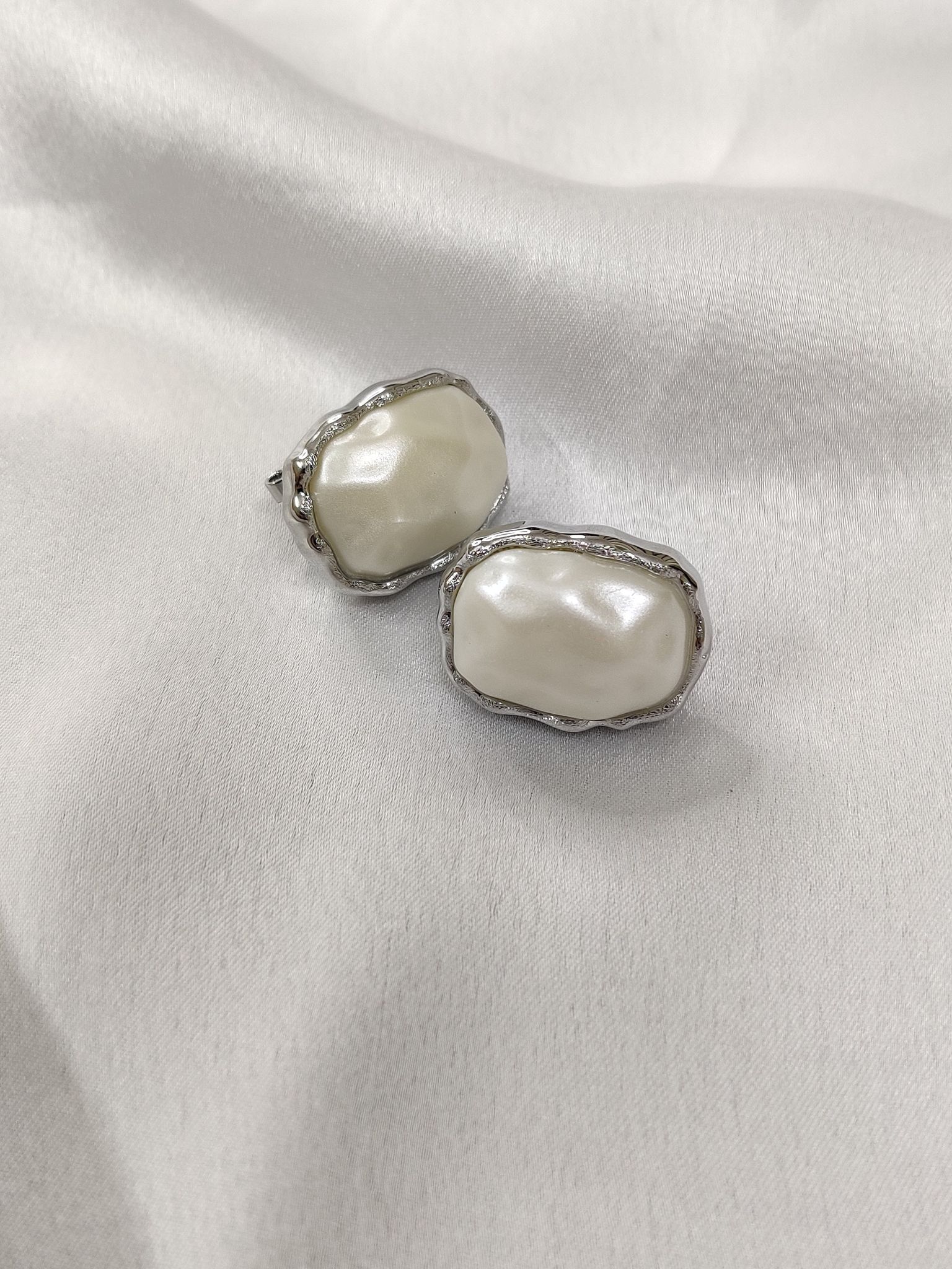 Ana Pearl Studs- Silver