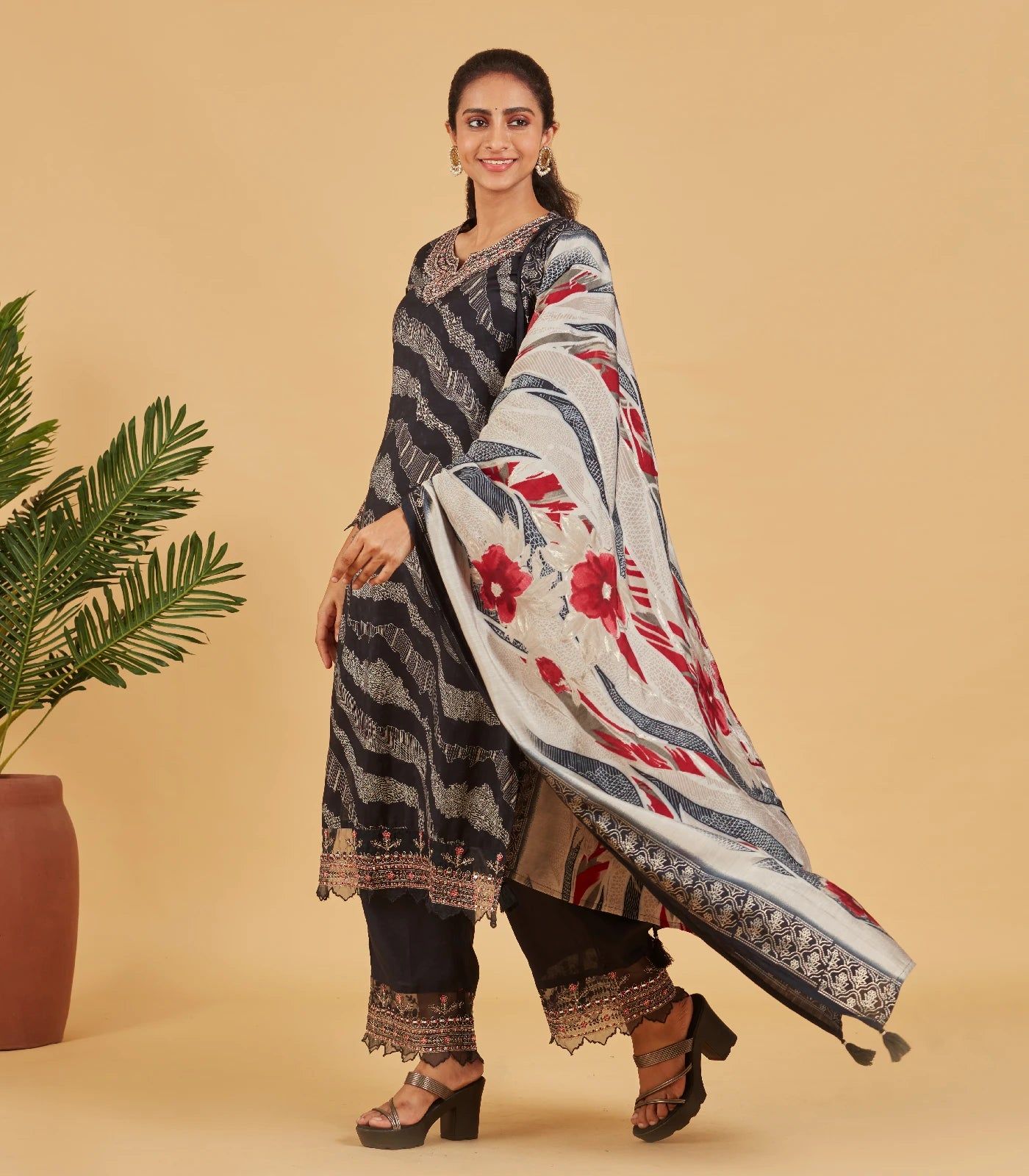 Black Printed Kurta Set-L / Black