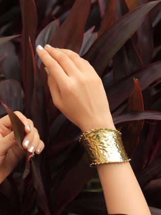 Glittering Hammered Adjustable Brass Bracelet (Anti Tarnish)