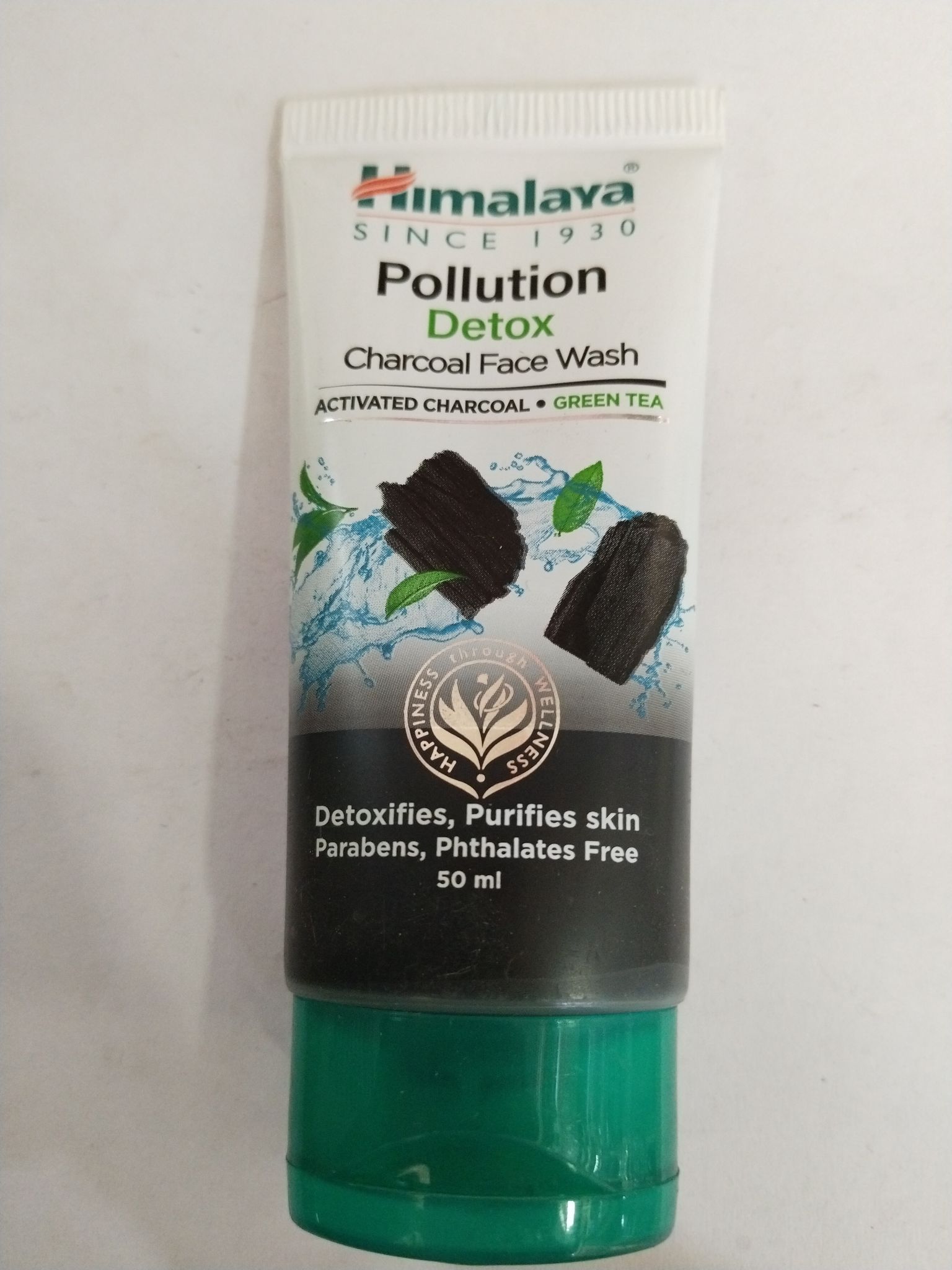 Himalaya Pollution Detox Charcoal face wash Activated charcoal green tea 