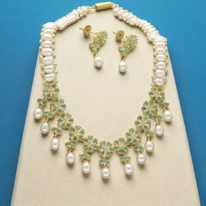 Alpona Grace Pearl Necklace Set Alpona Grace Pearl Necklace Set