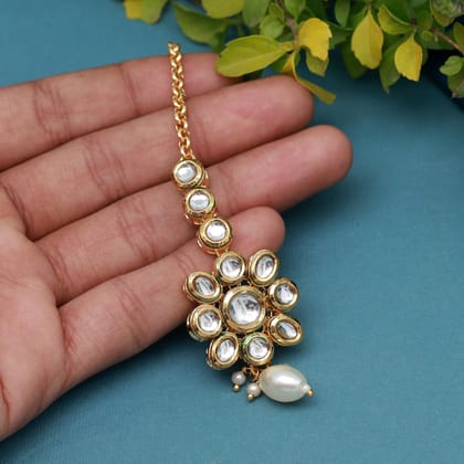 White Color Meena Work Kundan Maang Tikka (MTK553WHT)-Length: 14.00 CM x Width: 2.50 CM / White / Brass With Good Quality Gold Plated