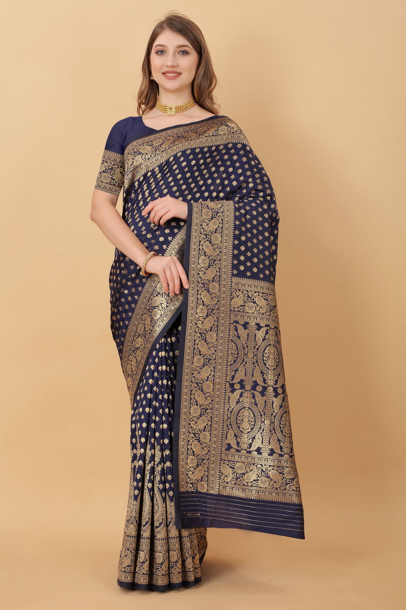 Yavira silk Women's Navy Handwoven Silk Blend Saree