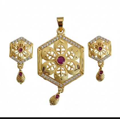 Pendant set with earrings Pendant set with earrings