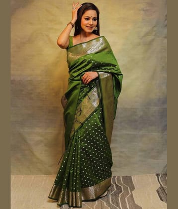fab woven Art Silk Woven Kanjeevaram Sarees With Unstitched Blouse Piece ( Light Green )