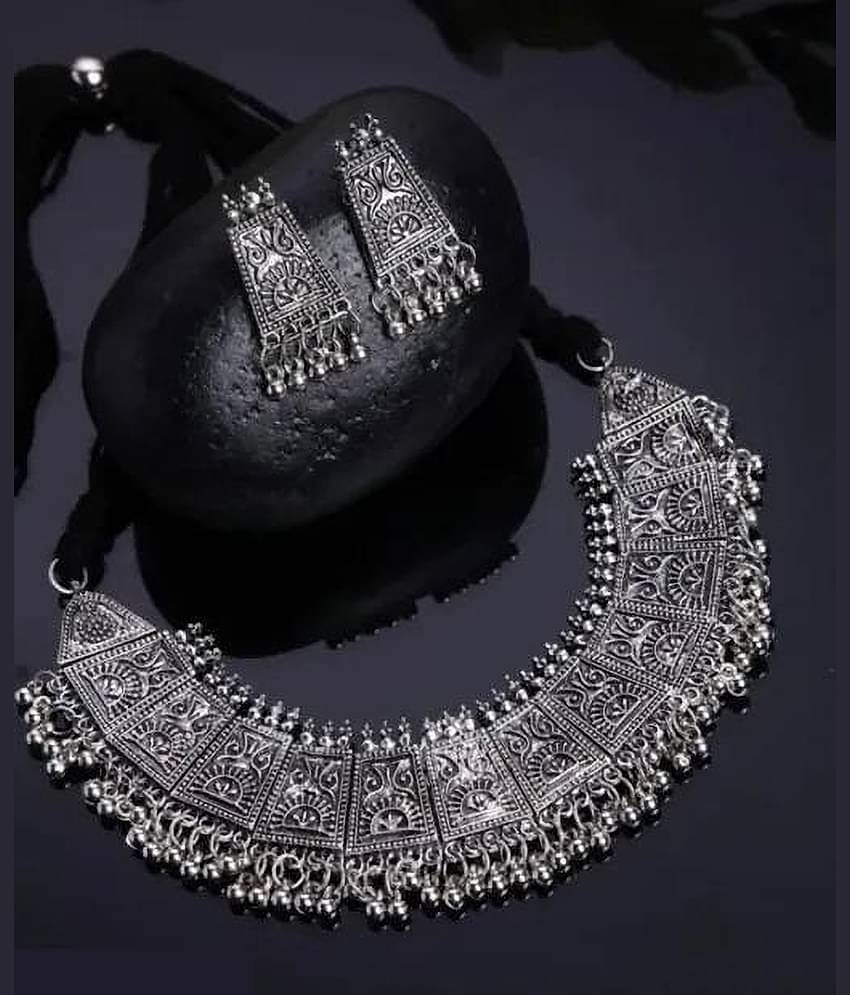 Samridhi DC Silver Alloy Necklace Set ( Pack of 1 )